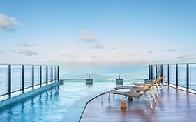 Alta Marine Flat 411 - Pé na areia com vista mar e piscina